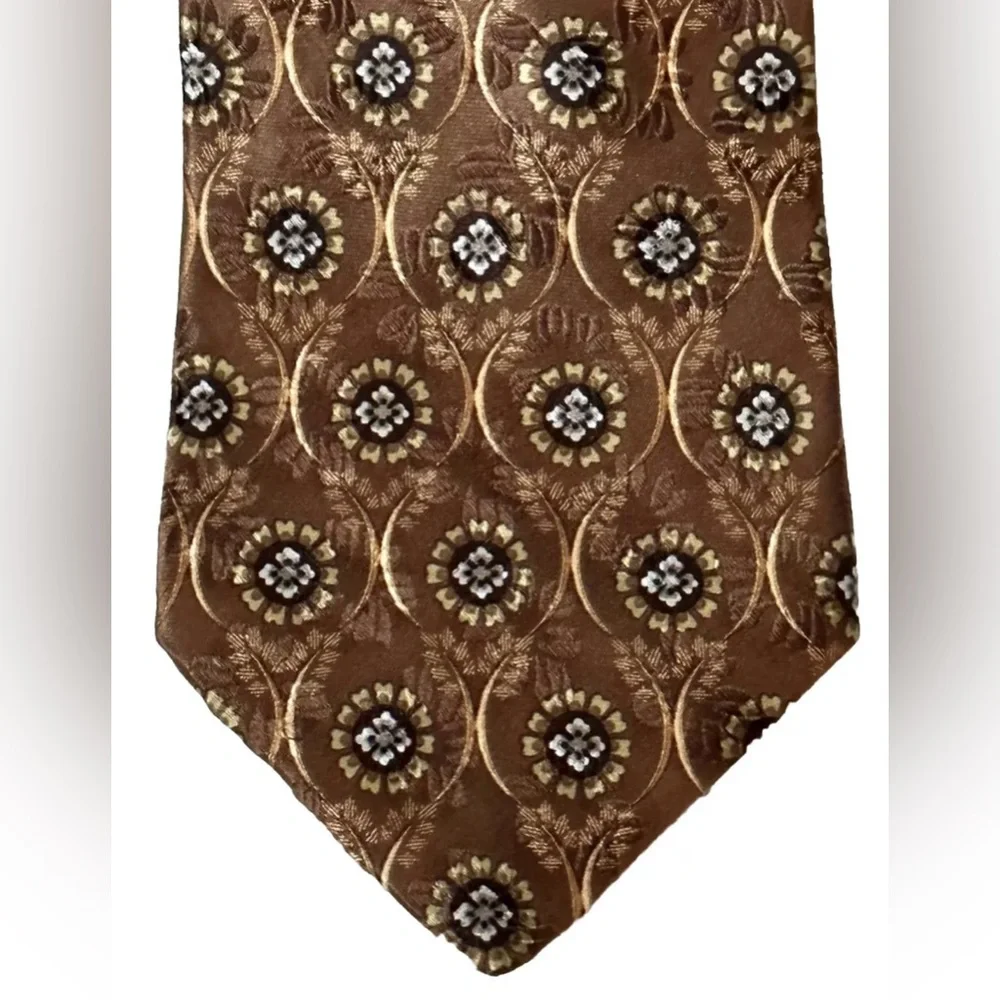NEW ERMENEGILDO ZEGNA NECK TIE MENS 100% SILK BROWN MEDALLIONS